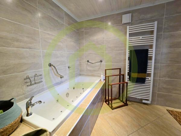 Maison à SAINT BONNET SUR GIRONDE (17150)