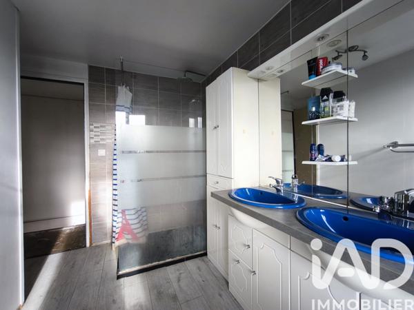 Maison à vendre 4 pièces 122 m² Bourgvallées