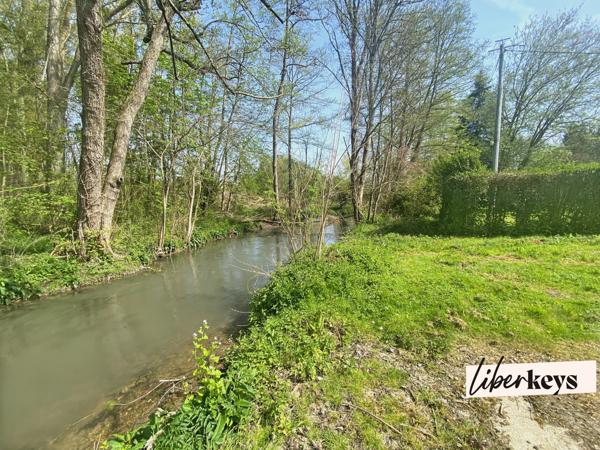 Propriété de 221 m² carrez zt 274 m² surface totale de 7 pièces dans le Vexin à la lisière de la Troesne à Trie-Château 60590 