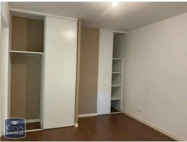 Appartement à louer 2 pièces 43.2m² Joué-lès-Tours (37300)