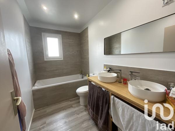 Maison à vendre 5 pièces 98 m² Vert-Saint-Denis