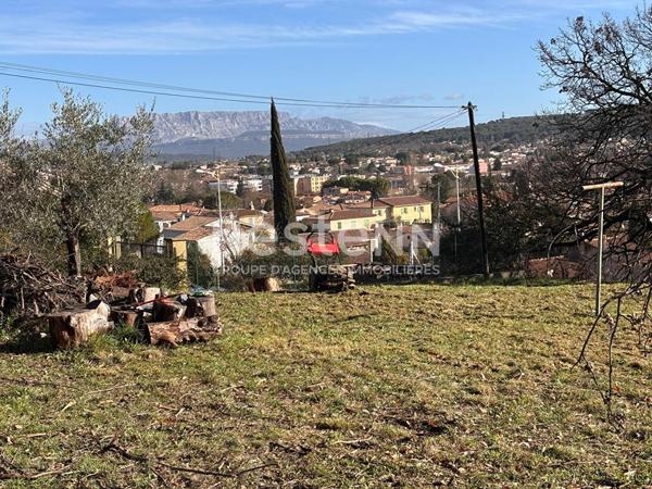 Terrain à vendre à Gardanne - 900m² - Permis de construire accepté.