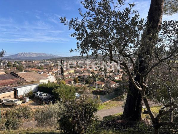 Terrain à vendre à Gardanne - 900m² - Permis de construire accepté.