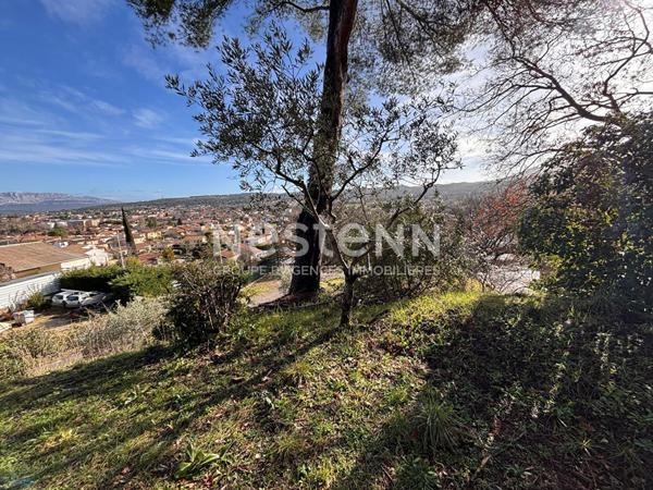 Terrain à vendre à Gardanne - 900m² - Permis de construire accepté.