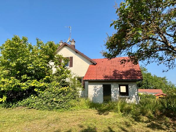 Maison F 6 à rénover , terrain de 7 ares