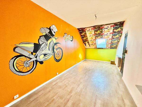 Maison F 6 à rénover , terrain de 7 ares