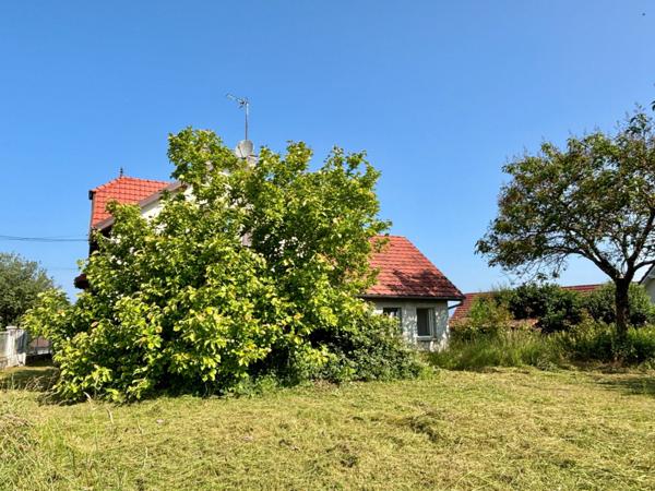 Maison F 6 à rénover , terrain de 7 ares