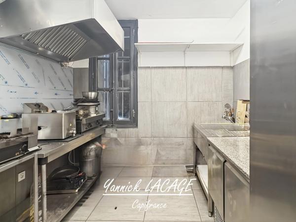 Fonds de commerce/ Murs/ Appartement à vendre à Montredon 13008 MARSEILLE