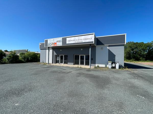 Locaux commercaux Pont L Abbe D Arnoult 486 m2