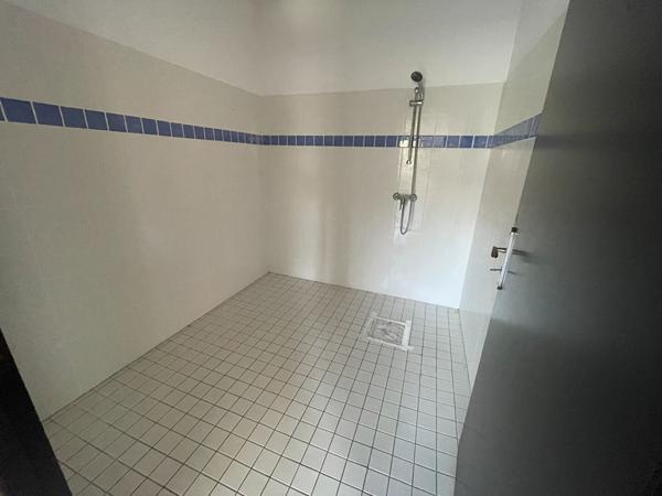 Locaux commercaux Pont L Abbe D Arnoult 486 m2