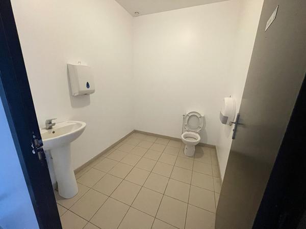 Locaux commercaux Pont L Abbe D Arnoult 486 m2