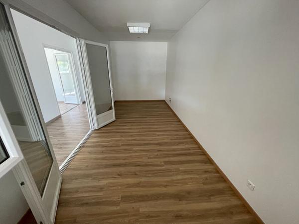 Locaux commercaux Pont L Abbe D Arnoult 486 m2