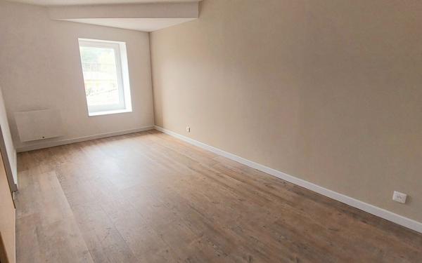 Maison à louer    6 pièces • 175 m2 Saint-Julien