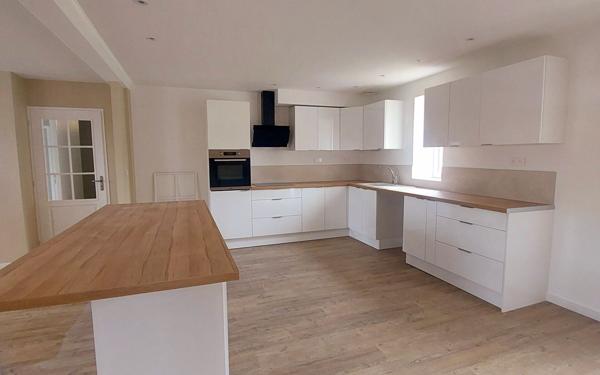 Maison à louer    6 pièces • 175 m2 Saint-Julien