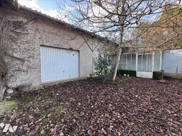 PROCHE CENTRE, GRANDE VILLA ANNEES 50 AVEC JARDIN