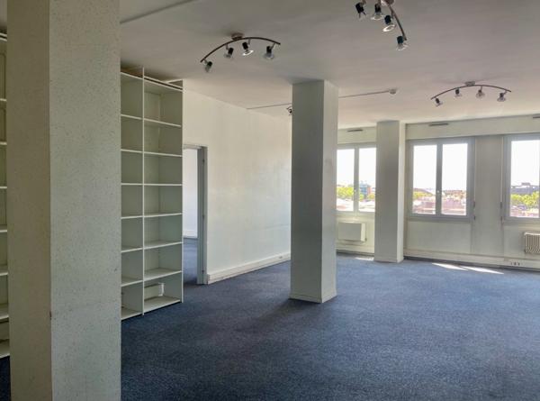 Bureau 4 pièces - 104 m²