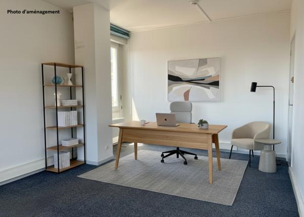 Bureau 4 pièces - 104 m²