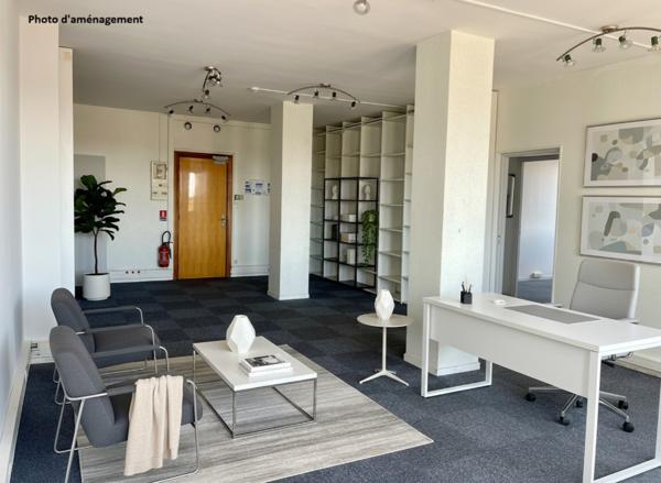 Bureau 4 pièces - 104 m²