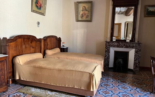 Maison à vendre    10 pièces • 250 m2 Saint-Pons-de-Mauchiens