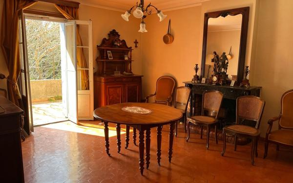 Maison à vendre    10 pièces • 250 m2 Saint-Pons-de-Mauchiens