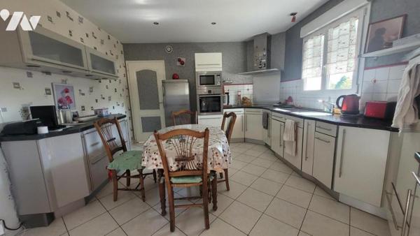 SABLE SUR SARTHE-PAVILLON DE TYPE 6-REF:VDL2158