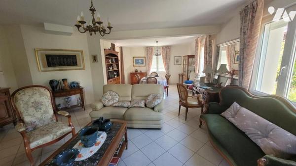 SABLE SUR SARTHE-PAVILLON DE TYPE 6-REF:VDL2158