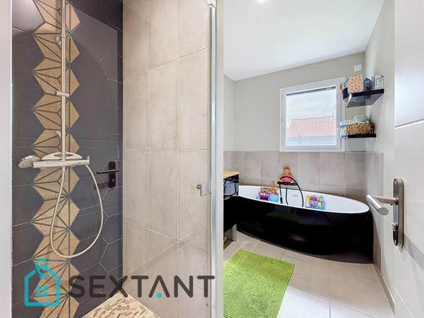 Maison comtemporaine 160 m 2 , 6 chambres