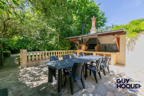 Maison de caractère de 166 m² avec dépendance et piscine à Lieusaint (77127)