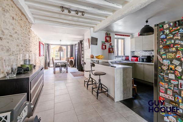 Maison de caractère de 166 m² avec dépendance et piscine à Lieusaint (77127)