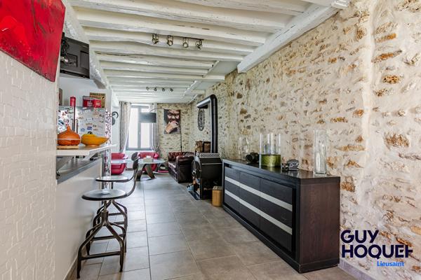 Maison de caractère de 166 m² avec dépendance et piscine à Lieusaint (77127)