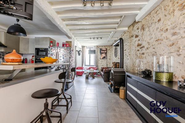 Maison de caractère de 166 m² avec dépendance et piscine à Lieusaint (77127)