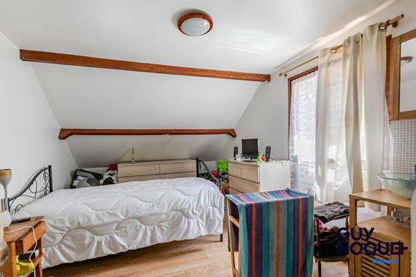 Maison de caractère de 166 m² avec dépendance et piscine à Lieusaint (77127)