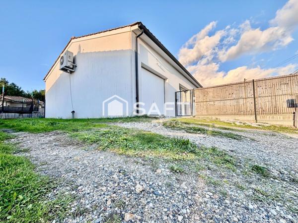 Maison contemporaine de 2020 de plain-pied : 3 chambres dont une suite parentale, jardin et garage.