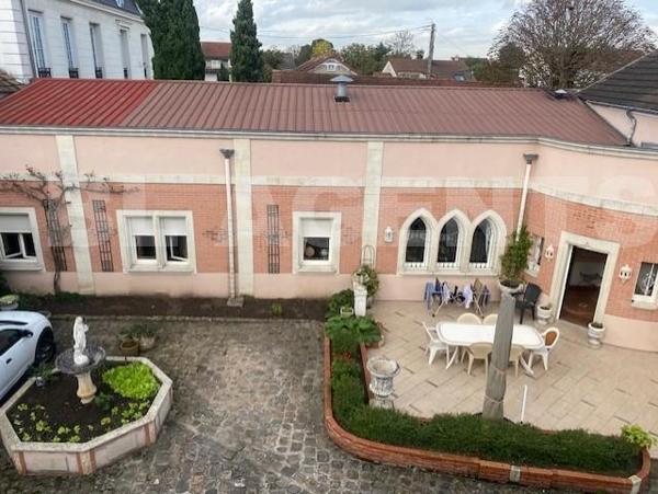 maison/villa 10 pièce(s) 300 m2