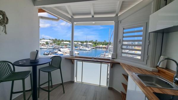 Élégance et Vue Marina au Cœur de Saint-François
