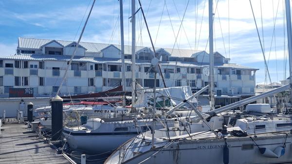 Élégance et Vue Marina au Cœur de Saint-François
