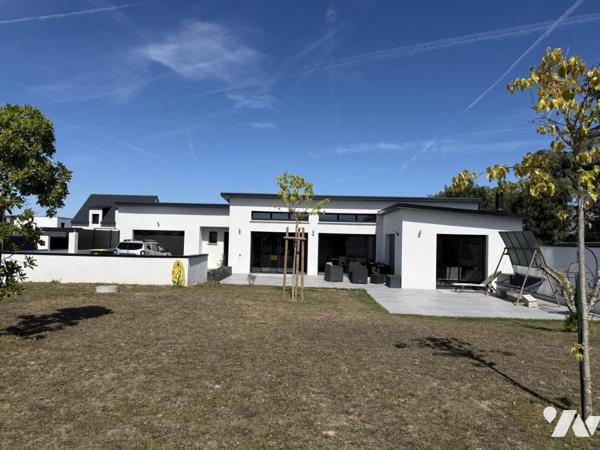 PLUNERET  À PROXIMITÉ IMMÉDIATE D’AURAY – MAISON NEUVE DE 2024 – 148 M²  PLAIN-PIED – TERRAIN 894 M²