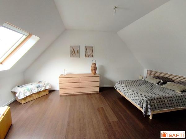 Maison lumineuse avec piscine et proche commodités