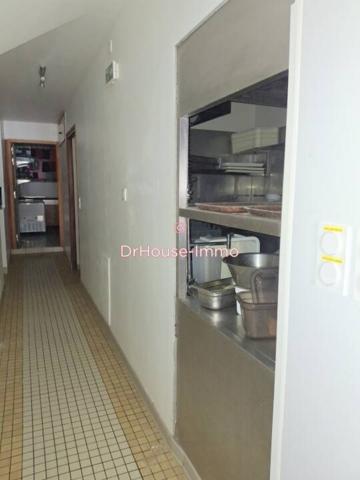 Immeuble à vendre 23 pièces de 645 m²