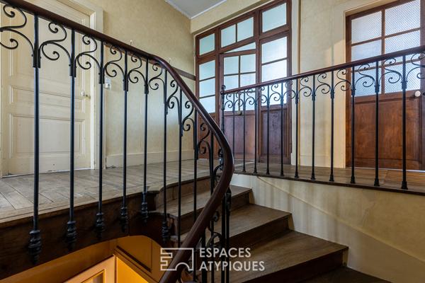 Ancienne maison vigneronne dans village médiéval