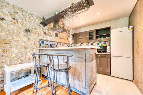 BELLE MAISON DE MAITRE AVEC 2 GITES A 15 MIN DE SAINTES