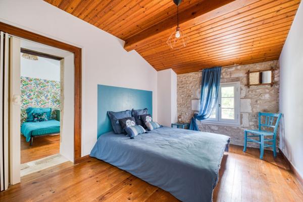 BELLE MAISON DE MAITRE AVEC 2 GITES A 15 MIN DE SAINTES