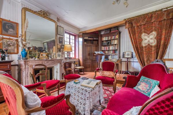 BELLE MAISON DE MAITRE AVEC 2 GITES A 15 MIN DE SAINTES