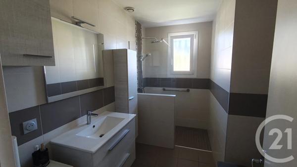 Maison à vendre  4 pièces - 91 m 2   SAINTES  - 17