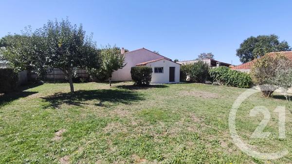 Maison à vendre  4 pièces - 91 m 2   SAINTES  - 17