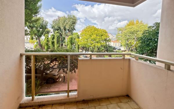 Appartement à louer    1 pièce •  Antibes