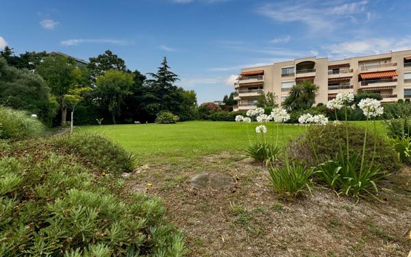 Appartement à louer    1 pièce •  Antibes