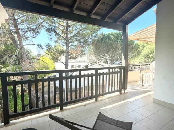 LA BAULE – 2 CHAMBRES – DERNIER ÉTAGE – TERRASSE 17,51 M² – PARKING – GARAGE POSSIBLE