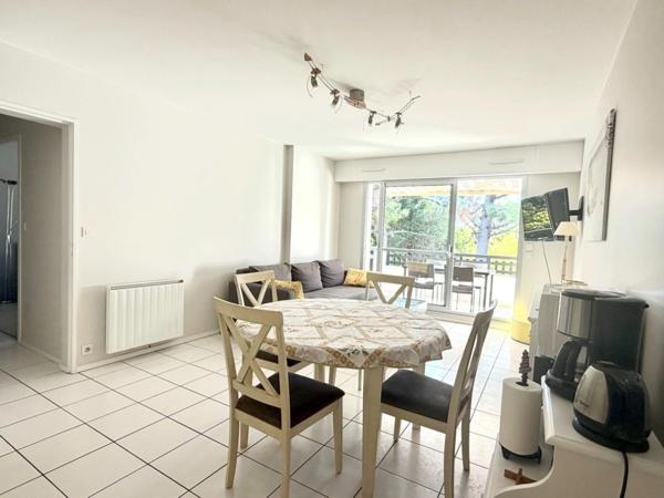 LA BAULE – 2 CHAMBRES – DERNIER ÉTAGE – TERRASSE 17,51 M² – PARKING – GARAGE POSSIBLE