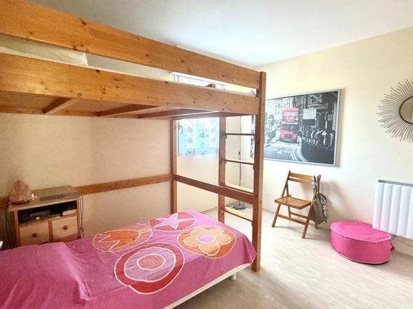 LA BAULE – 2 CHAMBRES – DERNIER ÉTAGE – TERRASSE 17,51 M² – PARKING – GARAGE POSSIBLE